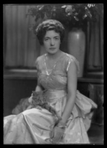Ballard, Bernice, Mrs., with Buzzer the cat, portrait photograph LOC agc.7a14986
