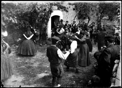 Ball a la plaça de Gistaín en motiu de la celebració de San Fabián