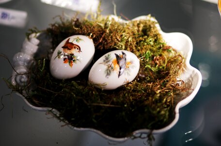 Porcelain easter eggs Free photos