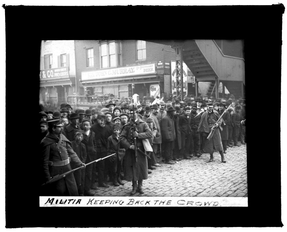 Baltimore fire, 1904) Militia keeping back the crowd LCCN2016844573