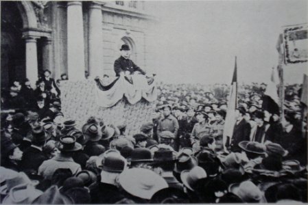 Ban Mihalovich ispred HNK 1918 photo