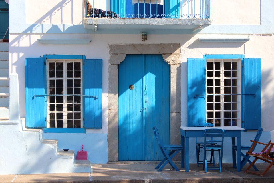 Door family blue