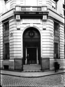 Banque privée, industrielle, commerciale et coloniale 28 rue Laffitte (entrée du bâtiment)