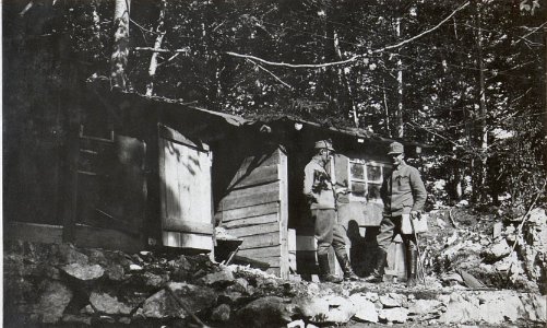 Baonskomdo I.Regt.10 am Bainsizza Plateau.6.9.17. (BildID 15601771)