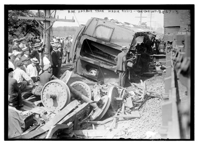 Bar Harbor train wreck - 9-2-13- Car Chrisholm LCCN2014694247