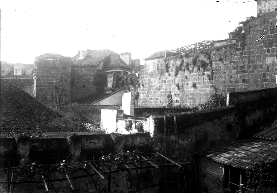 BAR000088 - Castelo de São Jorge - Muralhas junto ao Pátio de Dom Fradique