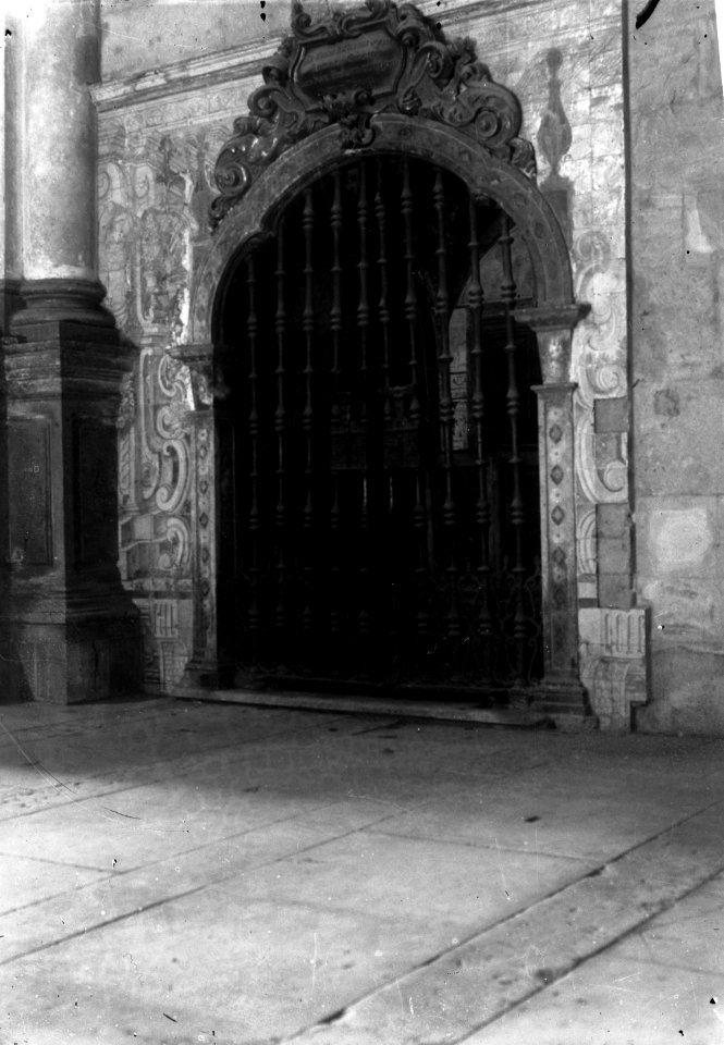 BAR000316 - Sé Patriarcal ou Igreja de Santa Maria Maior. Capela do Baptismo