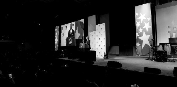 Barack Obama at 2015 CHCI gala (17)