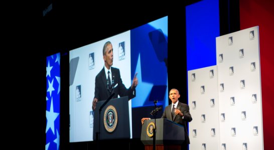 Barack Obama at 2015 CHCI gala (5)