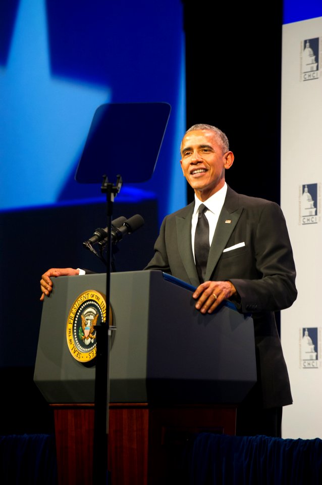 Barack Obama at 2015 CHCI gala (27)