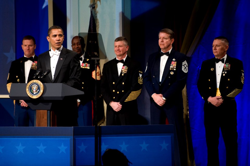 Barack Obama speaks at CinC's Ball 1-20-09 hires 090120-N-0696M-744