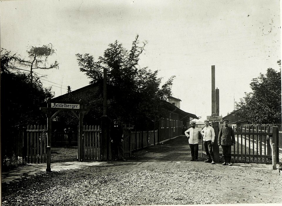 Barackenbau in Stryj.Heim für Pflegeschwestern. (BildID 15434023)