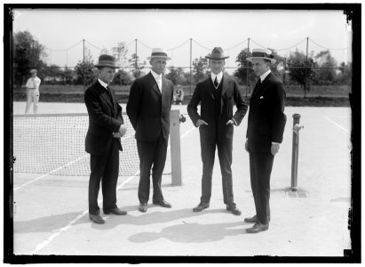 BARBER, H.W. OF AGRICULTURE DEPT. TENNIS LEAGUE OFFICERS LCCN2016866338