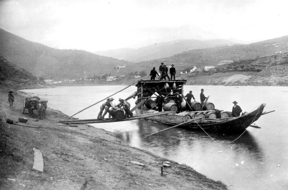 Barco rabelo no Pinhão - Douro