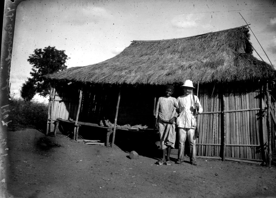 Barin och en ramatoa. (negatikuvert). Madagaskar - SMVK - 021896