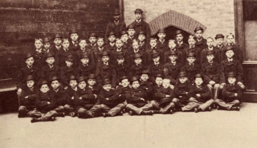 Barnardo, Thomas John - Die erste Gruppe von Jungen die nach Kanada auswanderte (Zeno Fotografie)