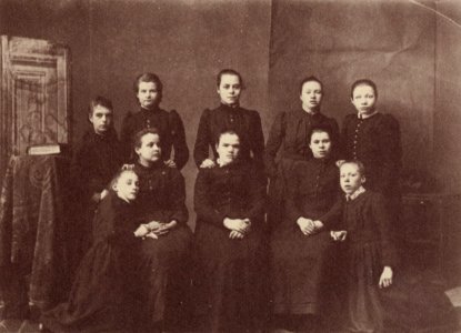 Barnardo, Thomas John - Eine Gruppe von Mädchen (Zeno Fotografie)