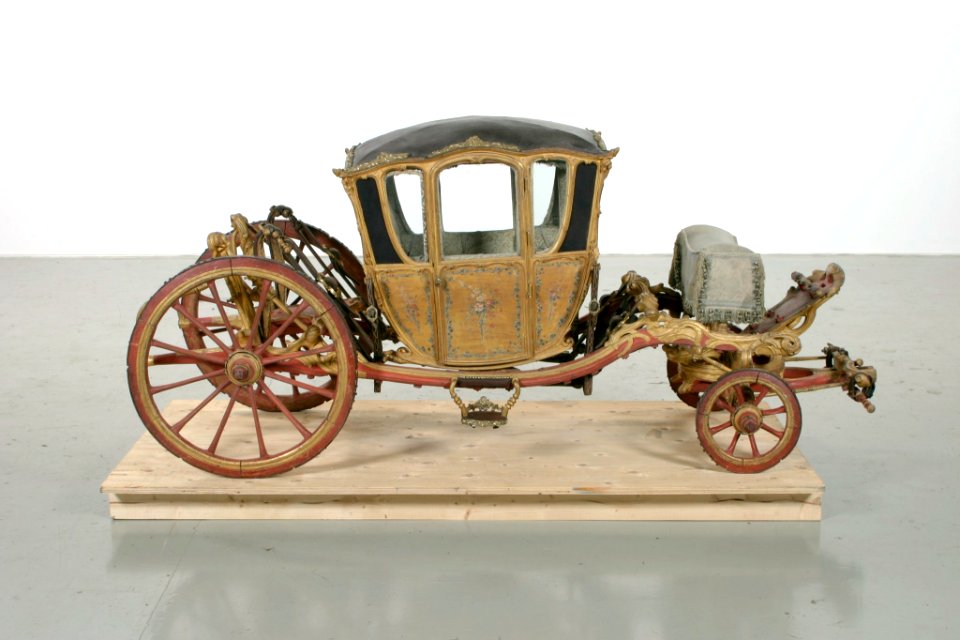 Barnvagn sjuglasvagn, höger sida - Livrustkammaren - 73834