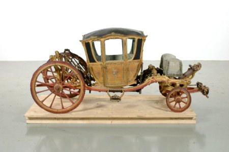 Barnvagn sjuglasvagn, höger sida - Livrustkammaren - 73834