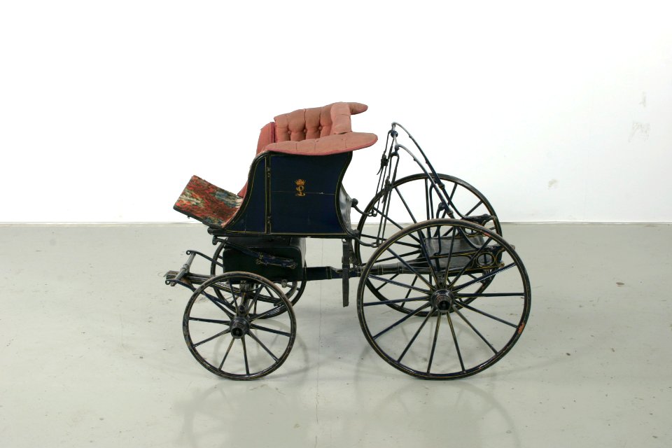 Barnvagn faetong, vänster sida - Livrustkammaren - 31036