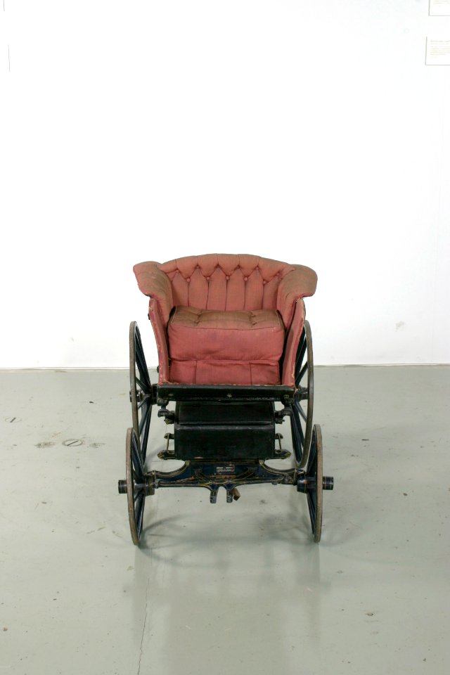 Barnvagn faetong, framifrån - Livrustkammaren - 65276