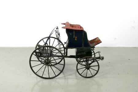 Barnvagn faetong, höger sida - Livrustkammaren - 39596