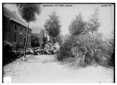 Barricade on farm, Haelen LCCN2014697645
