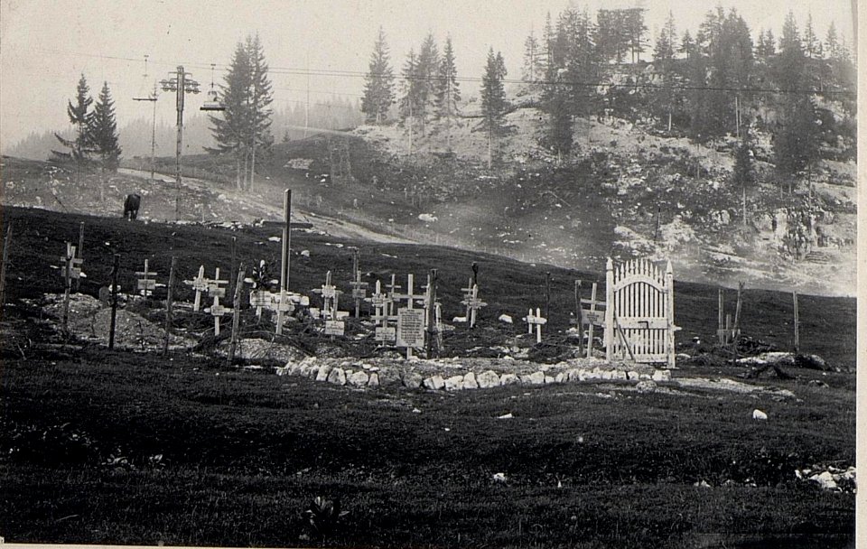Barricata. Heldenfriedhof und ein eigenes Einzelgrab. (BildID 15643163)