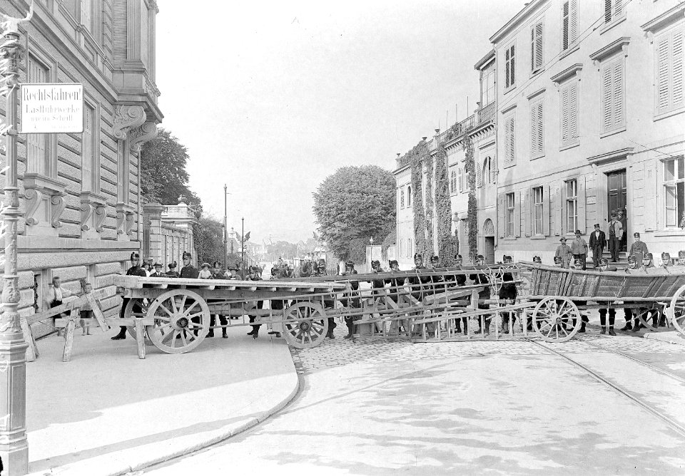 Barrikade an der Wettsteinbrücke - CH-BAR - 3237260