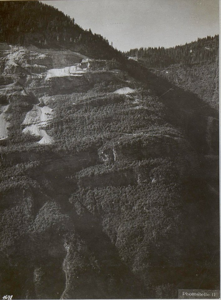 Barricatastraße vom Hang des Sasso Rosso. (BildID 15645532)