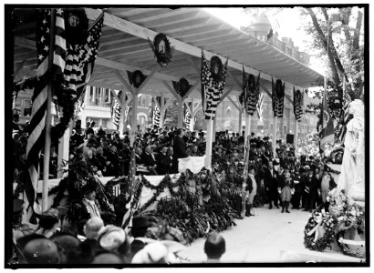 Barry, John. Commodore, U.S.N. His statue unveiled, May 16, 1914; President Woodrow Wilson in front row LCCN2016865534