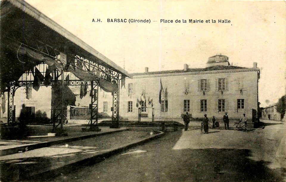 Barsac - place de la Mairie