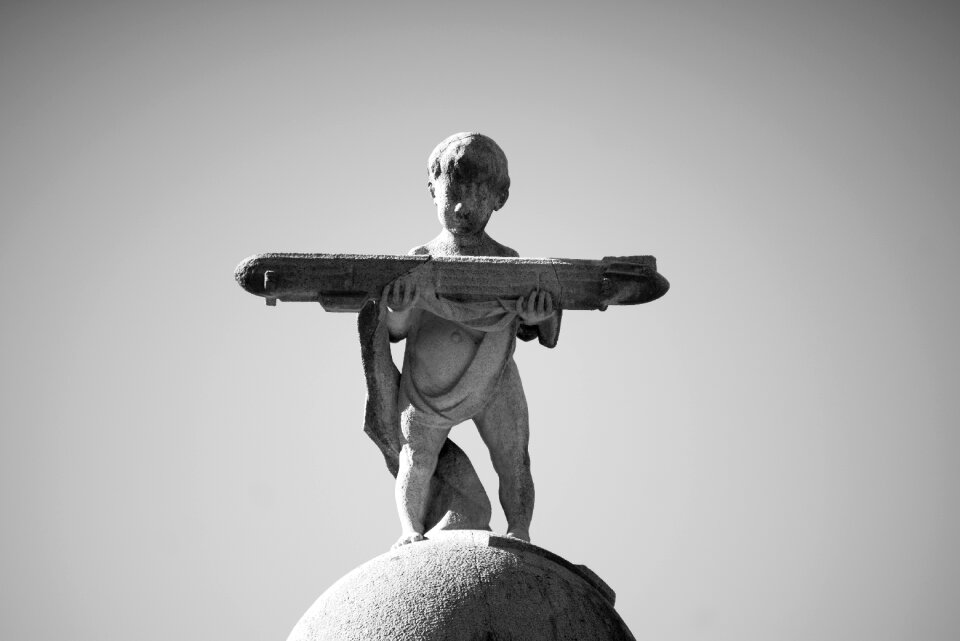 Sculpture art statue
