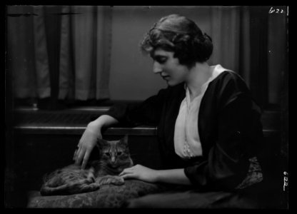 Bartlett, Eleanor, Miss, with Buzzer the cat, portrait photograph LOC agc.7a16903