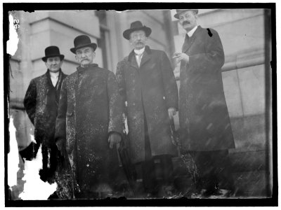 BARTLETT, CHARLES LAFAYETTE REP. FROM GEORGIA, 1895-1915. 2ND FROM RIGHT LOC hec.00032