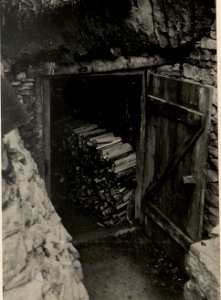 Basconstellung, Kote 1179 Eingang in die Kaverne. (BildID 15472206)