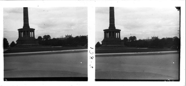 Base d ' un monument de Berlín