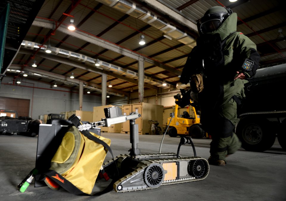 Base-response drill 131204-N-OU681-166