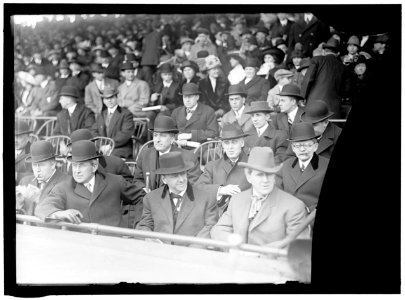 BASEBALL, PROFESSIONAL. FRONT- SEC. GARRISON; DANIELS; C.L. BERRYMAN. REAR- JAMES M. BAKER, SECRETARY OF THE SENATE; SEN. CULBERSON; VICE PRESIDENT MARSHALL LCCN2016864527