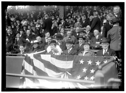 BASEBALL, WILSON AT BALL GAME; GRAYSON, CARY T., DR., U.S.N., CHESLEY, MRS. WILLOUGHBY S., LCCN2016867287