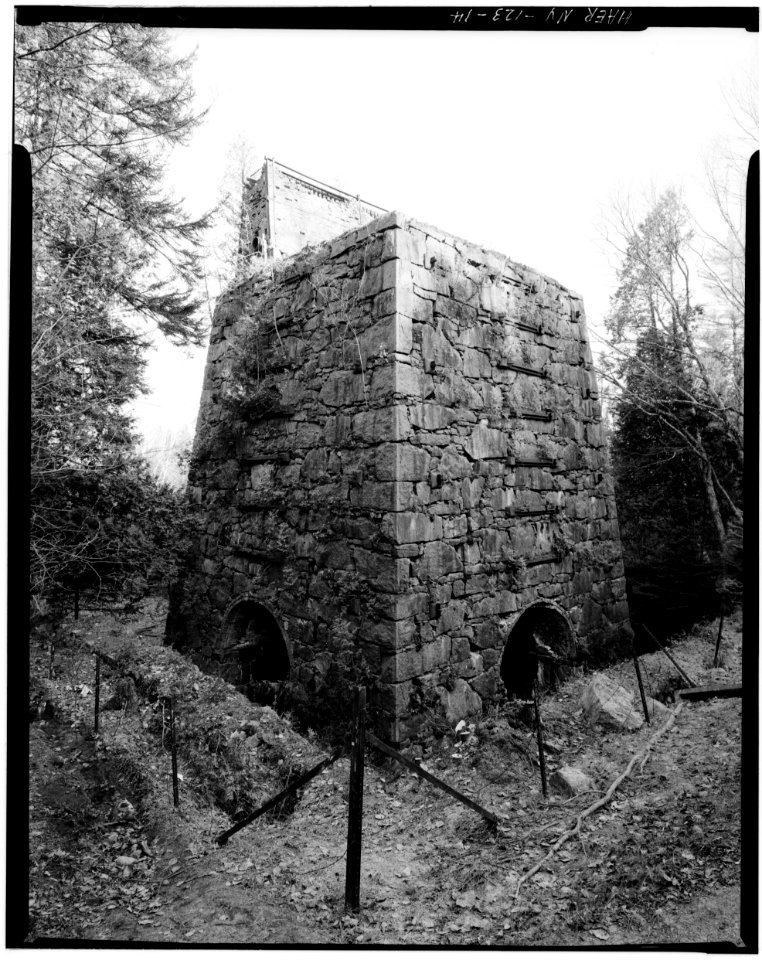 14. Jet Lowe, Photographer, June 1978. MCINTYRE IRON WORKS. VIEW SOUTHEAST OF TOWER. - Adirondack Iron ^ Steel Company, - LOC - hhh.ny0915.photos.116619p