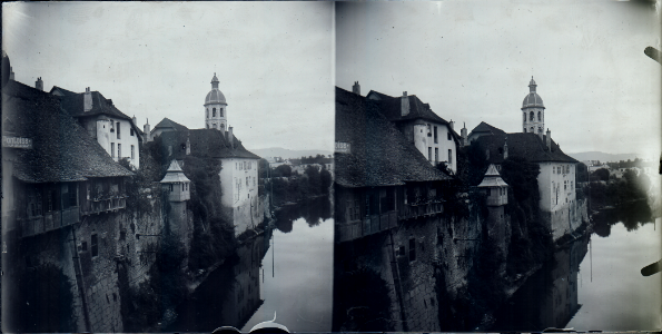 140 - Le Pont de Beauvoisin côté Savoie. Vue prise sur le pont
