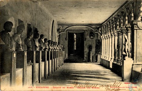 147. Toulouse. Cloitre du musée. Galerie des bustes. - FRAC31555 9Fi0520
