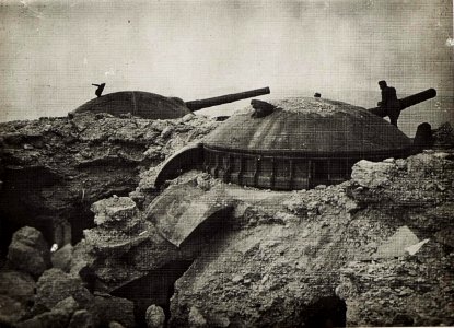 149mm Turmgeschütze in Verrena, Juni 1916. (BildID 15576481)