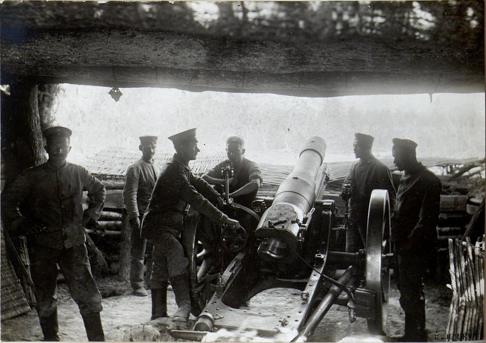 15 cm. Haubitzen in Feuerstellung (BildID 15694622)