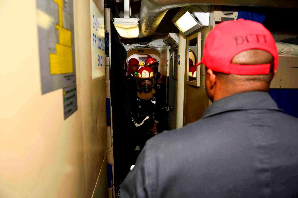 150626-N-ZF498-171 USS Forrest Sherman (DDG 98) (19039066469)