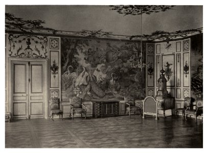 151 Ansbach. — Kgl. Schloß, Gobelinzimmer, um 1745 photo