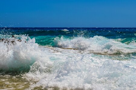 Spray foam sea