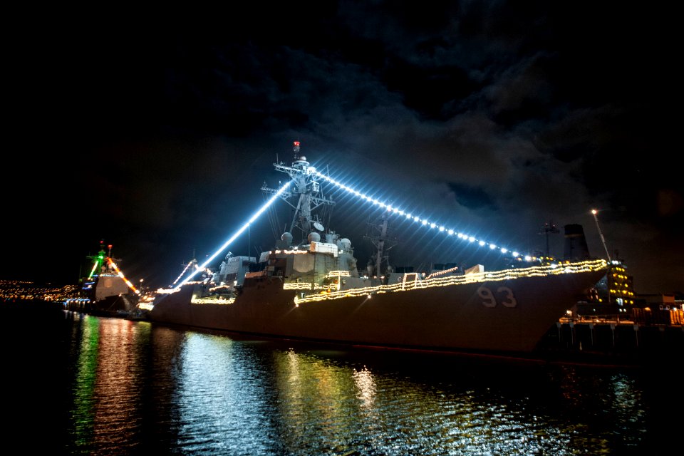 151222-N-PA426-072 (23921214666)