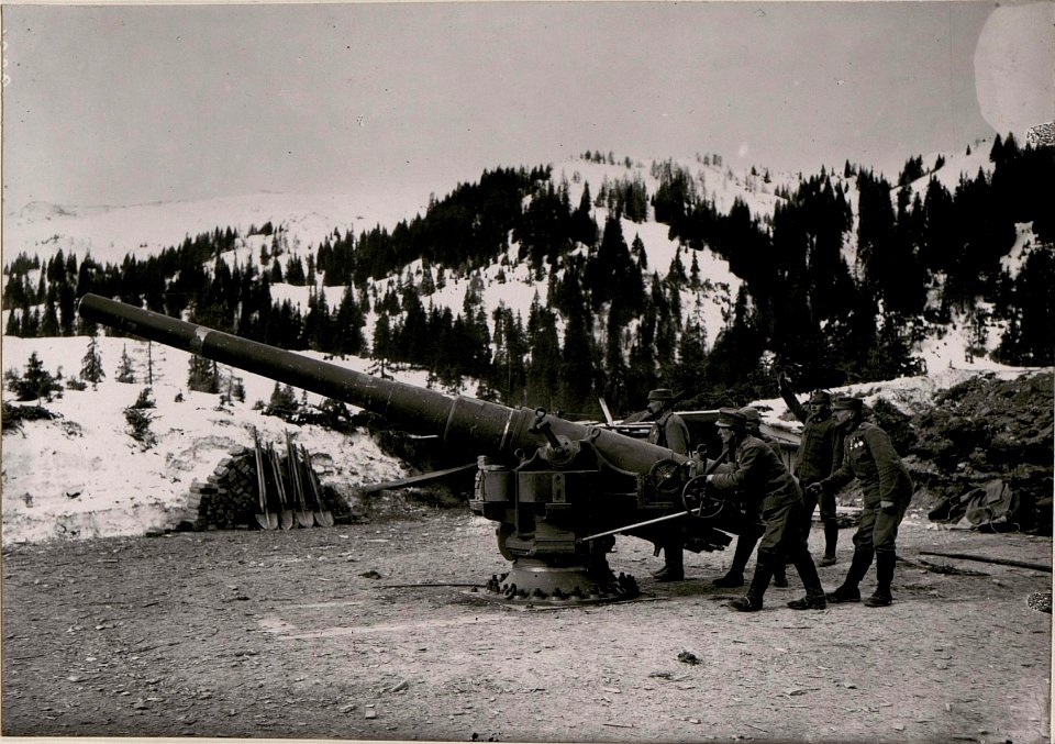15cm L-40 Marine Geschütz auf der Straniger Alm. (1583) (BildID 15736730)